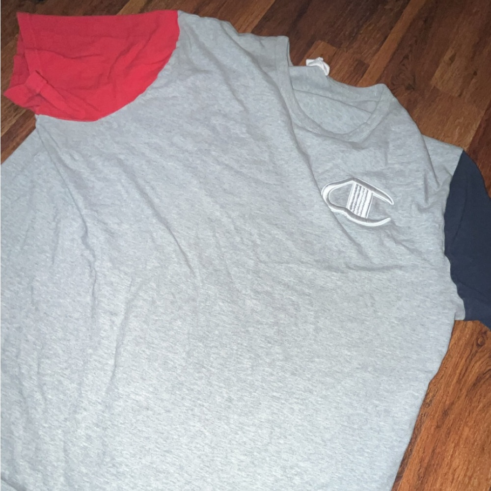Champion Gray Y2K T-Shirt with blue and red sleeves